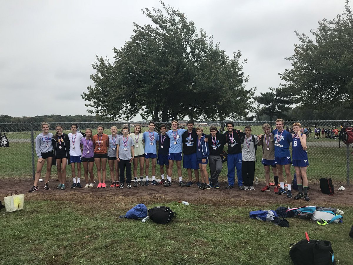 ShoreTrackXC's tweet photo. The medal winners of the Fall Classic! #shorereg #shoredevils https://t.co/R3rL1JGhfz