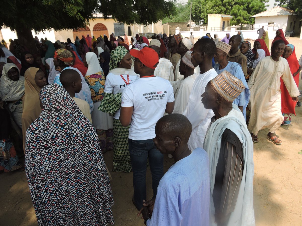 SaveNGHumResp's tweet photo. #GlobalHandwashingDay #community sensitization #handwashing saves lives, wash your #hands with water and soap #HandwashingHelps #maiduguri https://t.co/9vlG7jYKtK