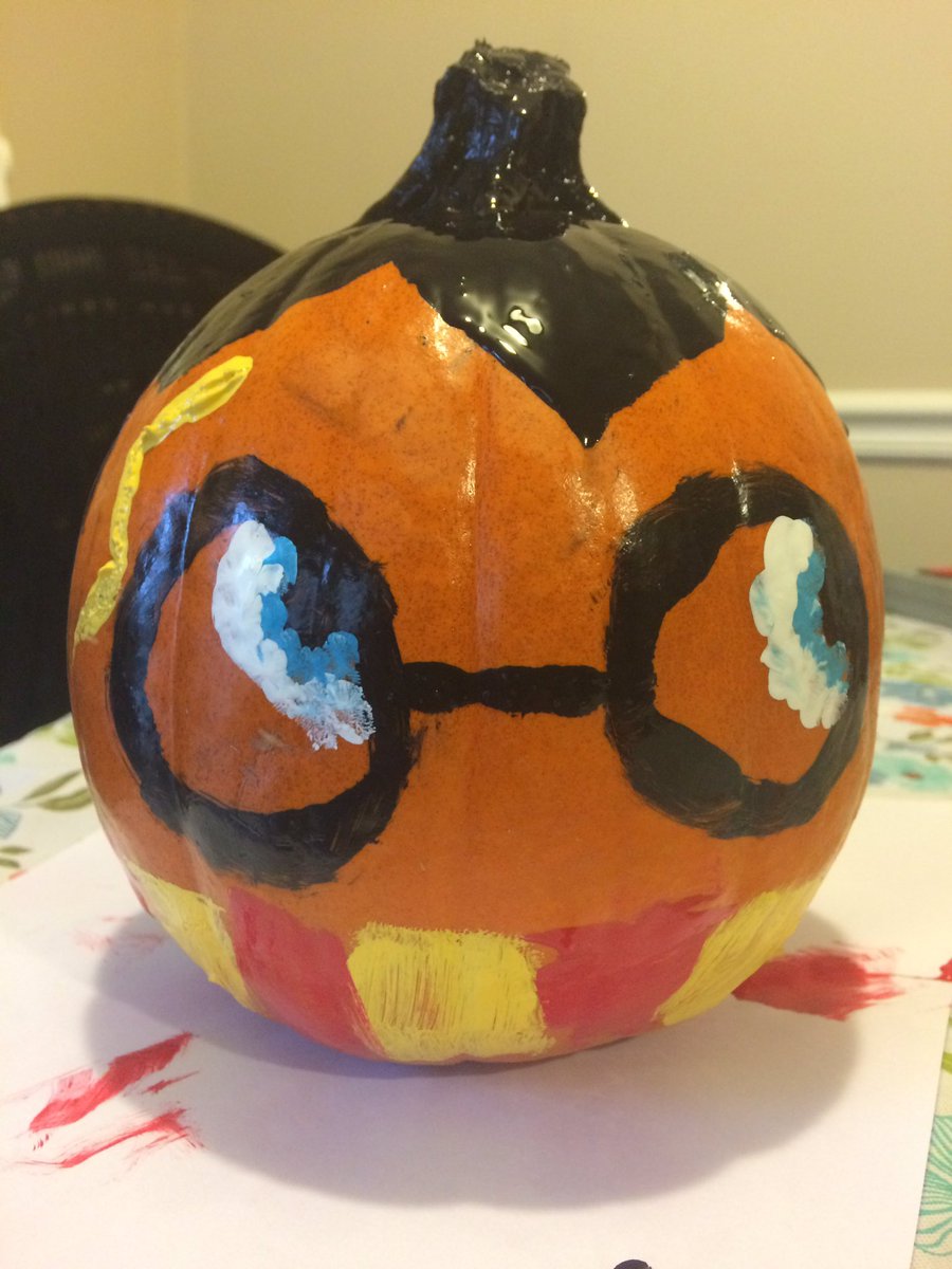 katrinamcneely's tweet photo. Mason's #harrypotterpumpkin ❤️ https://t.co/piXD7DnIRg