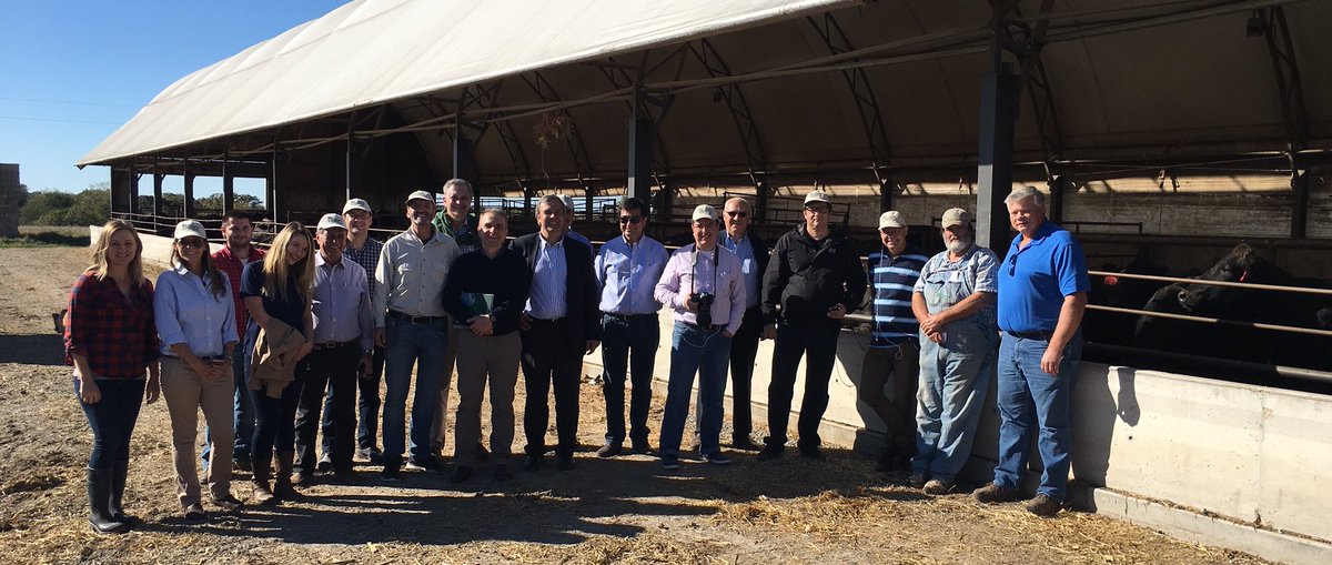 amick_matt's tweet photo. Finishing day talking distillers grains, corn, ethanol, hogs and cattle at farm of Roger, @KurtisG78 &amp; Kella Gregory. @MissouriCorn @USGC https://t.co/GFOrOxux2P