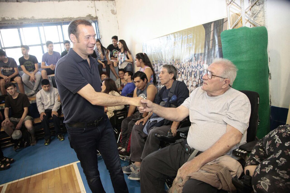 OmarGutierrezOk's tweet photo. #Plottier Los clubes son contención social, espacio donde nuestros hijos crecen sanos. Felices 75 años Club Plottier! #YoElijo #DeporteNQN https://t.co/fG7i0UzRxU