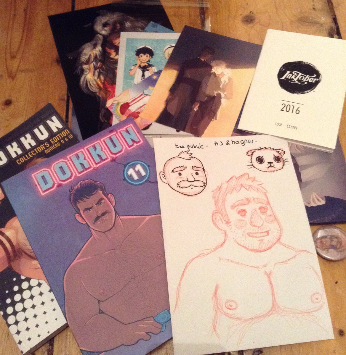 A bit sad Y/Con finished.
Tokens I got from the event and Yann's priceless expression of his drawing made my day even more Fantastico. ?