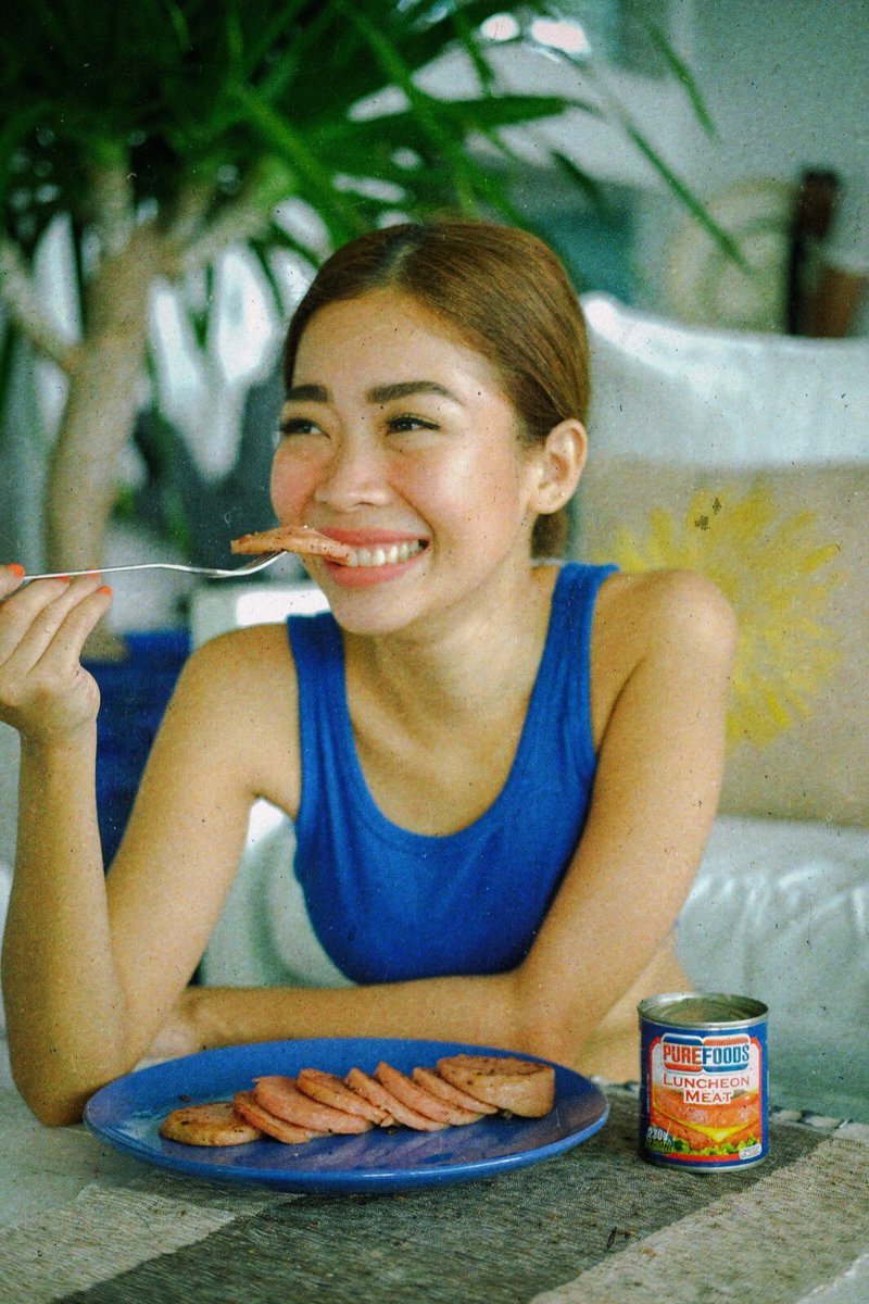 iamrheabue's tweet photo. Currently enjoying every bite of Purefoods' Luncheon Meat! #PureSarap of the meaty goodness in every bite! Yum na yum! 👅 @pfcornedbeef https://t.co/51ZrXftbxf