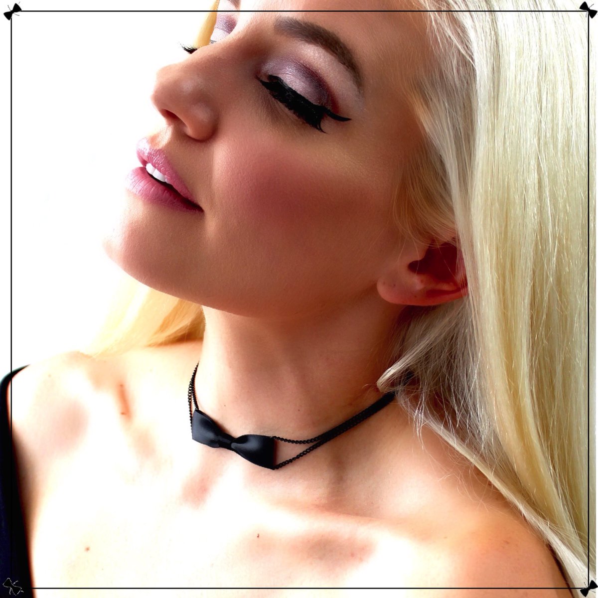 tyesbytara's tweet photo. Simple & seductive in the Coax Bowtye 🎀 Get free first class shipping in the US 💌 #gettyed #tyesbytara https://t.co/RHBA48G4lv