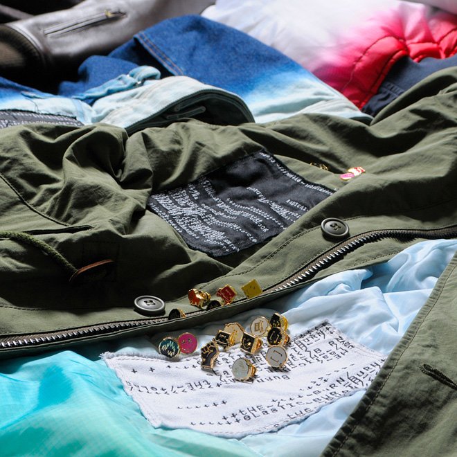 fashionsnap's tweet photo. 色鮮やかなグラデーションカラーのMA-1やコートが登場。SOPHNET.がデザイナー トム・ヒングストンとカプセルコレクション発売 https://t.co/TuqYbIoiZj
#SOPHNET #TomHingston https://t.co/FLOdW238yG