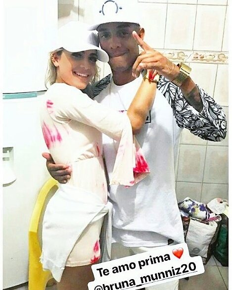 brunamunnizz's tweet photo. Sobre o baile da PH teve ele mesmo o melhor primo e Dj do mundo! #DjYagoGomes #Muriqui #AmorEterno - 🎵🍻👫❤👌 @djyagogomes https://t.co/xnM92pT5lT