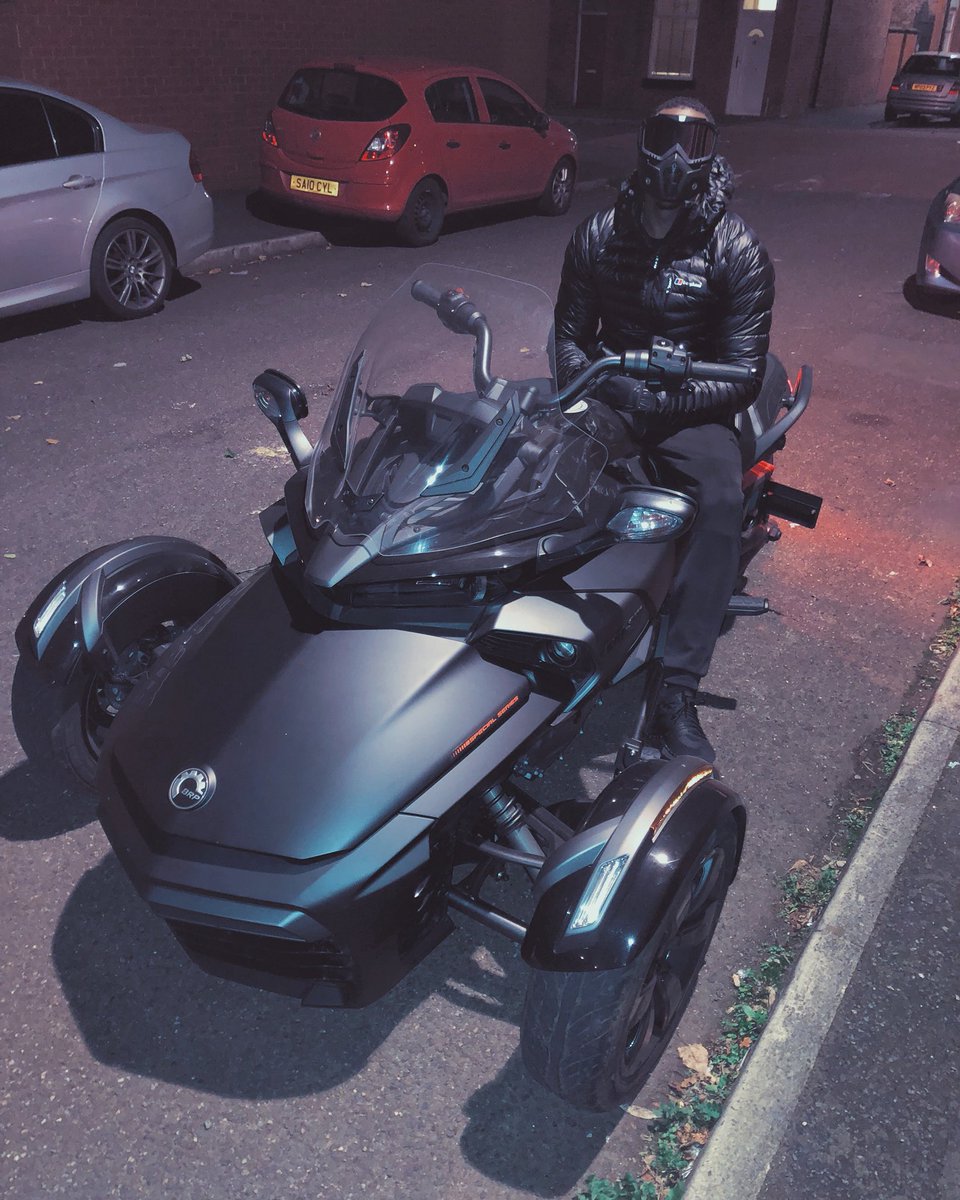 TheBugzyMalone's tweet photo. Without me this whole ting drys up... 🦇 https://t.co/V1AK0EGr55