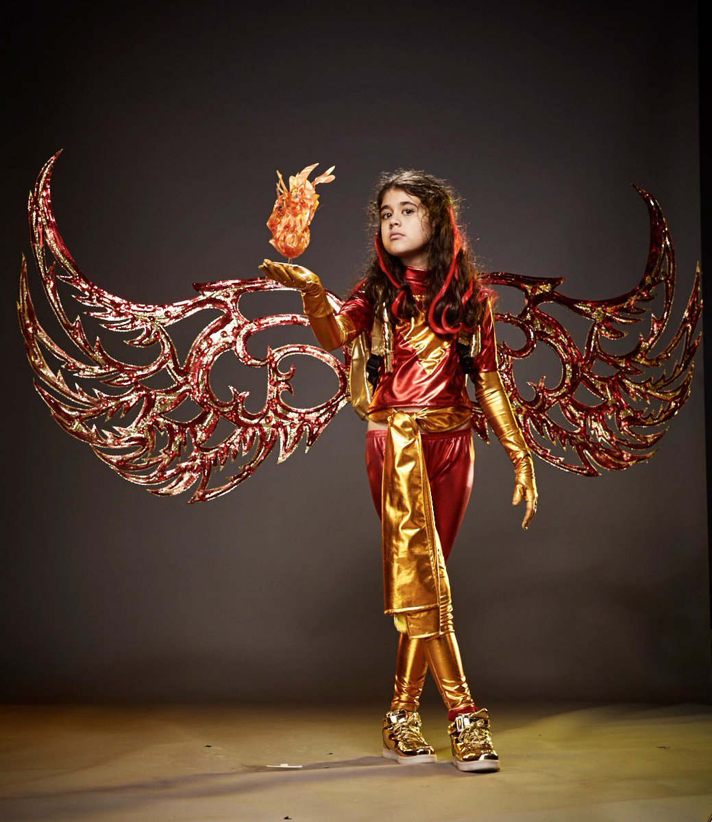 dgartside's tweet photo. @ColinDGray Huge thanks - Awesome photos of Dark Phoenix to be featured on @syfy @GailSimone @NY_Comic_Con #NYCC2017 #cosplay  #DarkPhoenix https://t.co/5SzFRurdSs