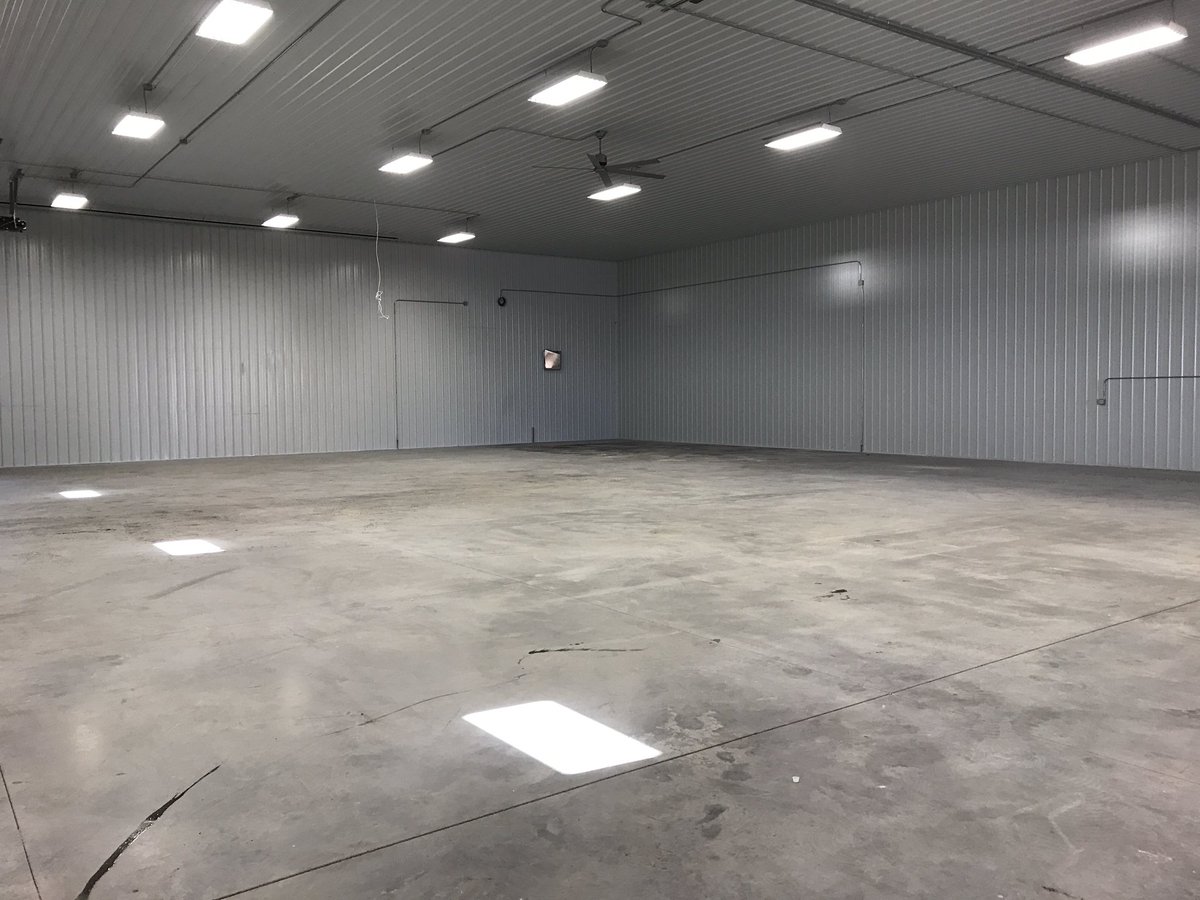 SdVenom's tweet photo. It's happening now! Floor is being installed. #venombuilding https://t.co/KH2S1KouRZ