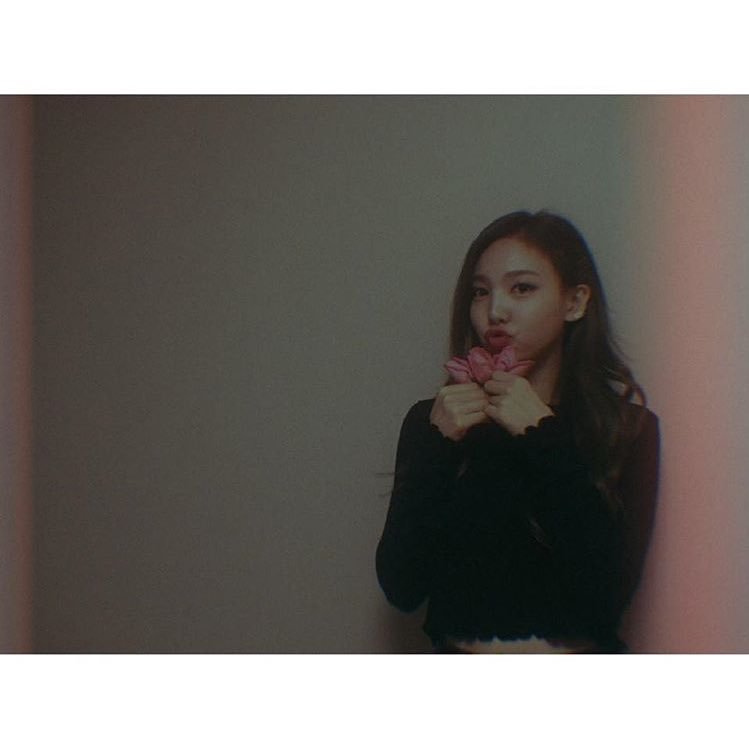 nayeonpiczx's tweet image. [171016] twicetagram update #nayeon 💞💞💞💞💞