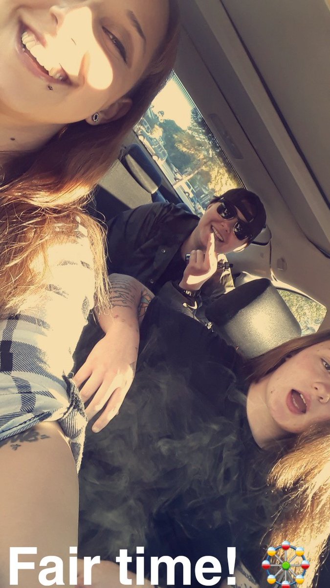 Smalls_Secret's tweet photo. Fair time with babee nd Jordan! 🎡💯🙃 #statefair #lowkeydate #mybabiee https://t.co/VyJrIAeCWf