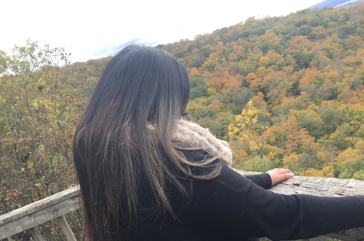 ising097's tweet photo. Fun day in @GatineauPark today with my bestie @KingaS82 🍂 #Basic #PhoneFails https://t.co/zyXfRXkRYy