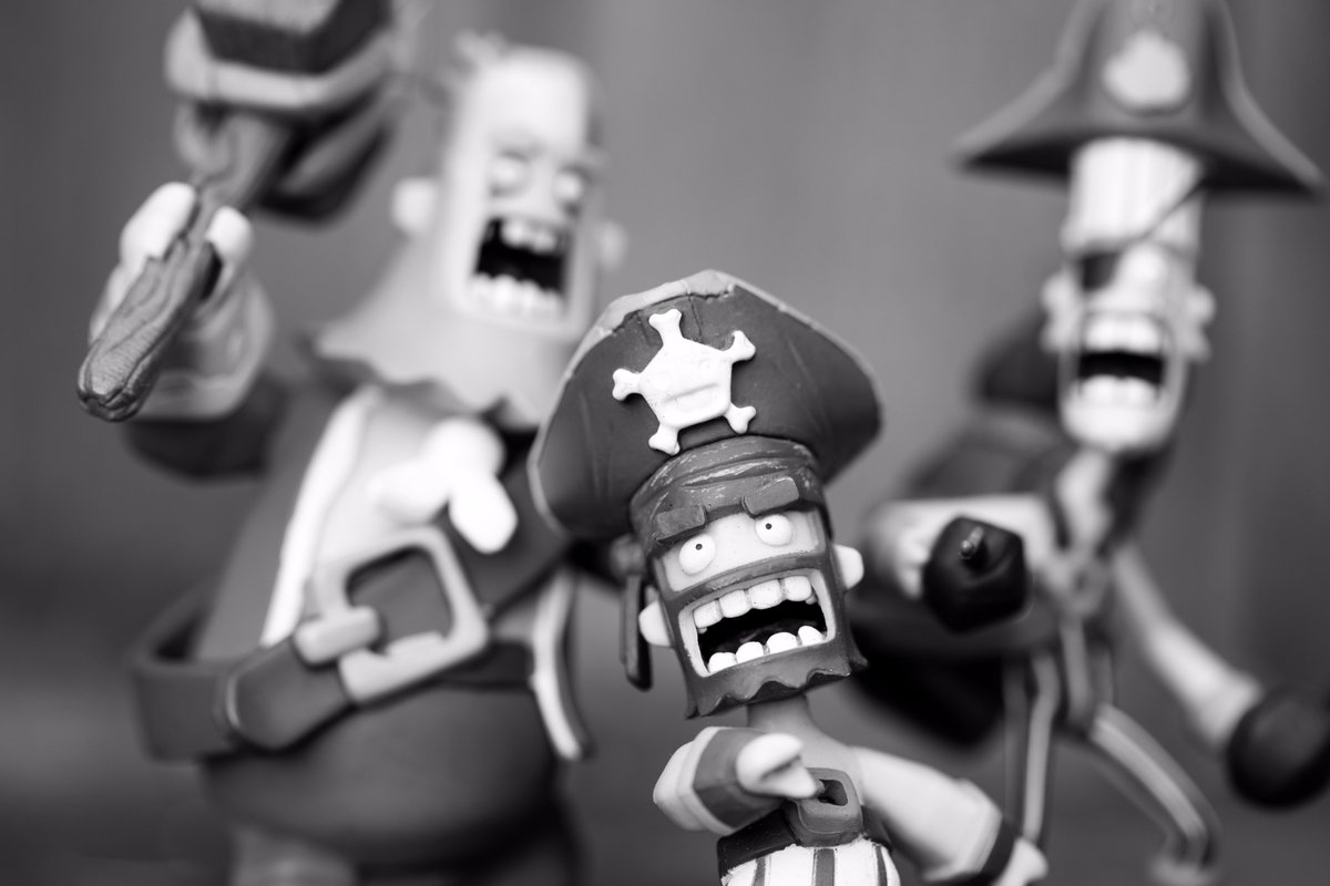 StoneMarketing's tweet photo. Attacking Monday like... #arrr #Monday #work #hustle #business #marketing #b2c #social @PlunderPirates photo: @RoxStonePhoto https://t.co/7blhFegYAU