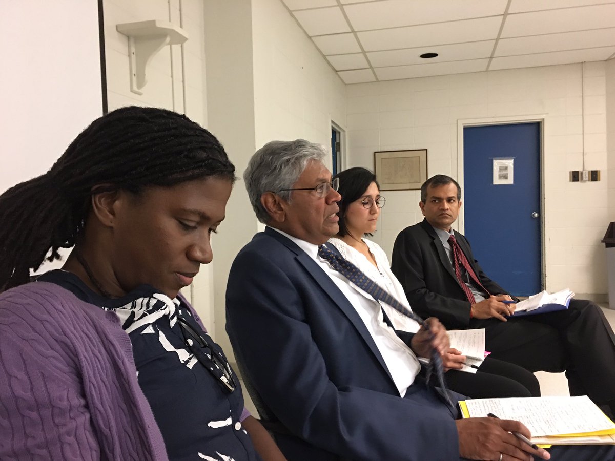 _JeanLebel's tweet photo. Ce matin @mcgillu #maccamp #WFD2017 @FAOAmericas @IDRC_CRDI ont parlรฉ Migration, conflits, sรฉcuritรฉ alimentaire et femmes. Merci pr accueil! https://t.co/aiS6EUY08C