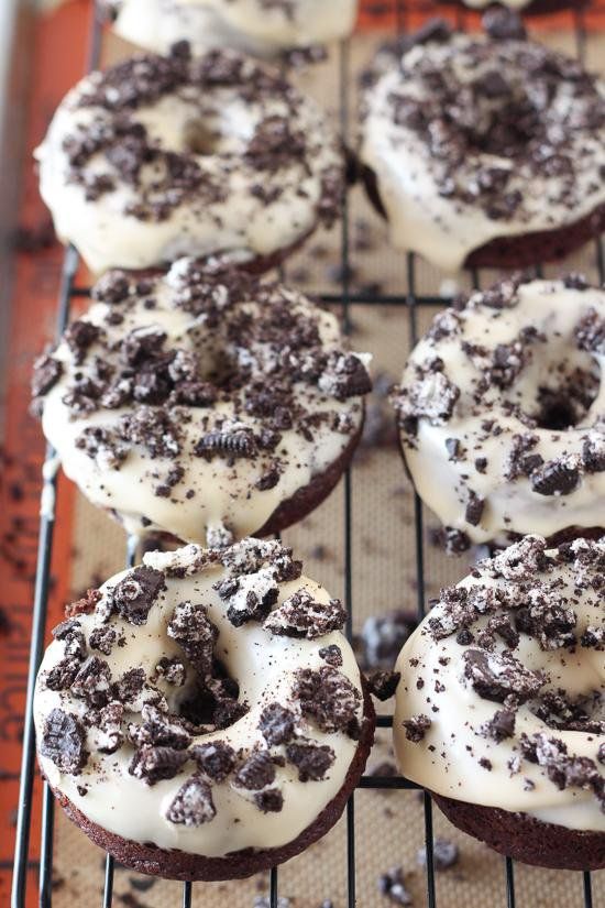 Cooking4Kitchen's tweet image. Cookies and Cream Chocolate Doughnuts. 😍😍😍