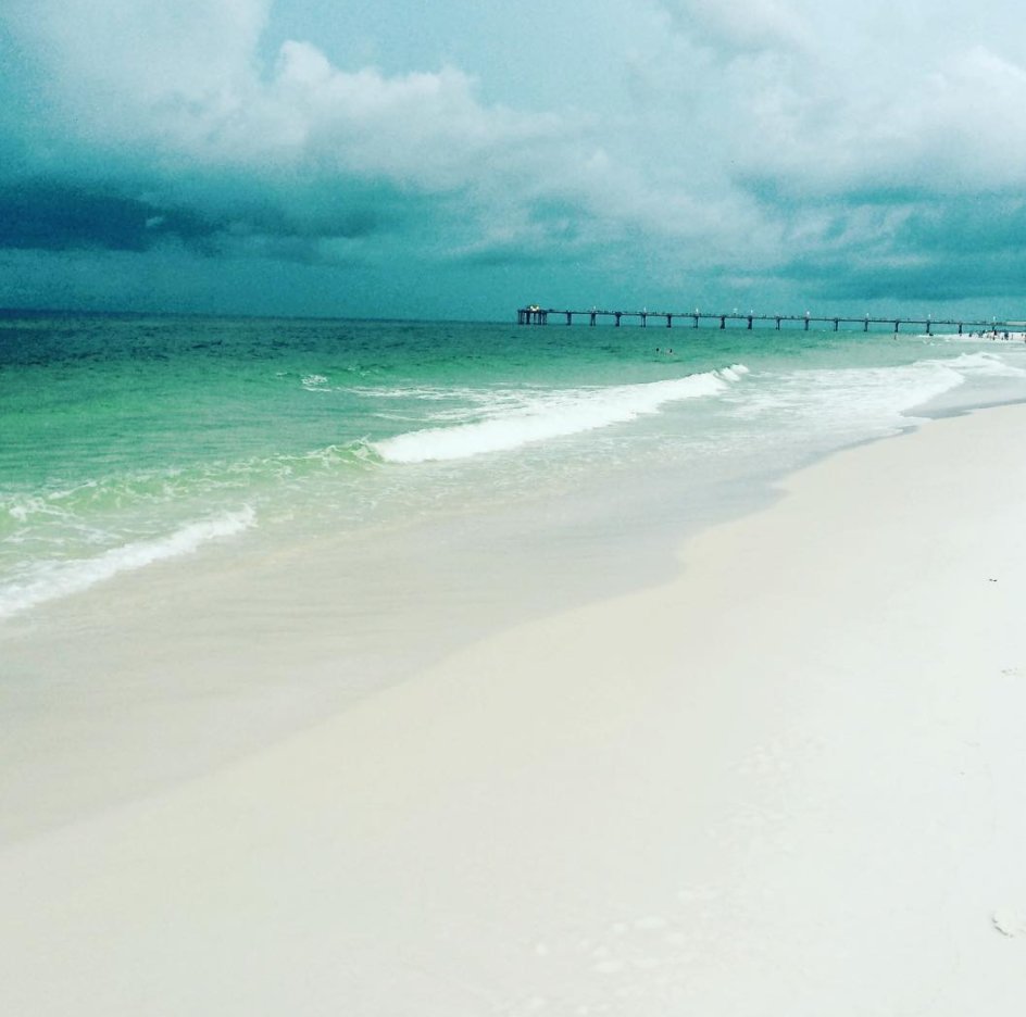 BlueChairBayRum's tweet photo. Follow your heart. It might lead you to the beach. #mondaymotivation https://t.co/NKpvY41IZe