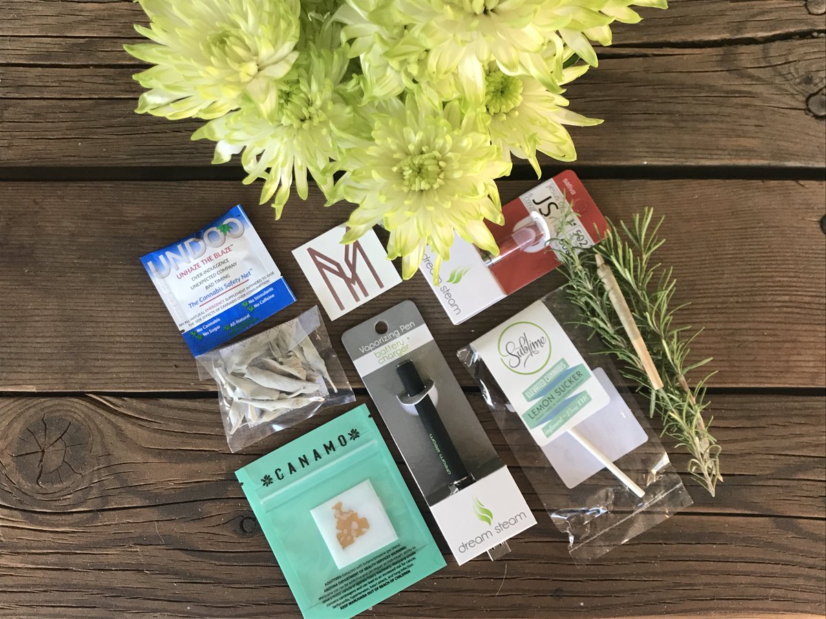 trulieve_az's tweet photo. Huge thanks to @MedicatedMavens, @CanamoCC, Undoo, Sublime, @DreamSteamAZ, @huxtonusa, and all who hosted and attended "Namaste Lit!" https://t.co/sQFRvfiwhG