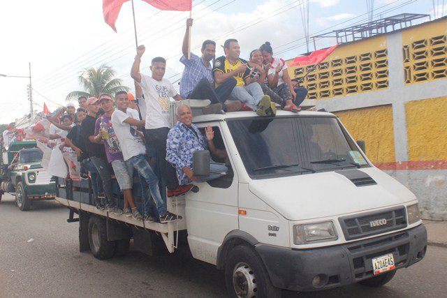 cuentanueva2018's tweet photo. #VenezuelaAmaneceVictoriosa || #EnFotos El PUEBLO de #Zamora consolidó la victoria perfecta de @RMarcoTorres con apoyo de @mreyesPSUV https://t.co/Fj4FBcmK8N
