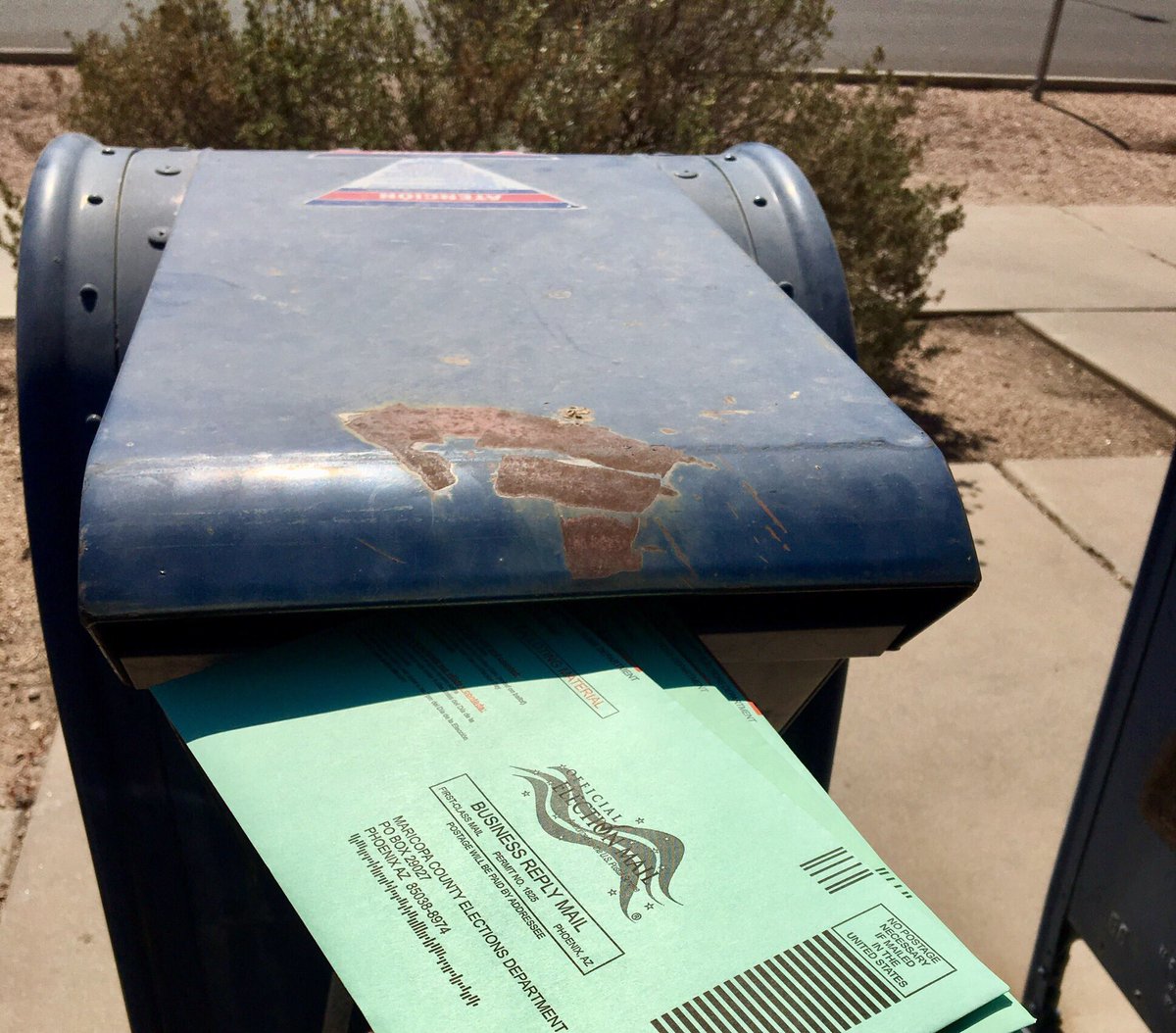 YesCUSDStudents's tweet photo. Open it, Mark it YES, and Mail it in! Doesn’t get any easier than that! Spread the word CUSD is #1 and we’re passing this override. #Renew #Nonewtaxes #OverrideYES #Wevalueteachers #Studentsfirst https://t.co/KD2EX5YXJq
