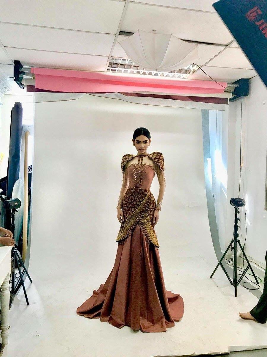 ddt_dean's tweet photo. Sotheary Bee : Miss Universe Cambodia 2017 ตัวแทนสู้ศึกเวทีขาอ่อนจากกัมพูชา 
#MissUniverse2017 https://t.co/S89Seqw6fZ