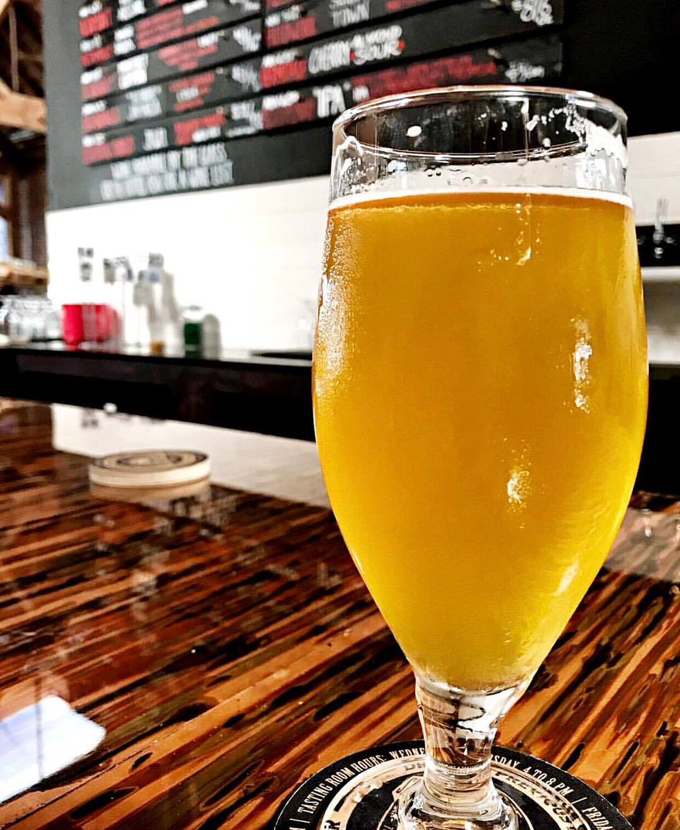 KraftBrewFest's tweet photo. Mondays are for craft beer &amp; trivia. Head over to @uproarbrewingcompany before 7pm tonight for some trivia with @brainstormerpq. 📸:@joseph3 https://t.co/vOXN9EMIkk