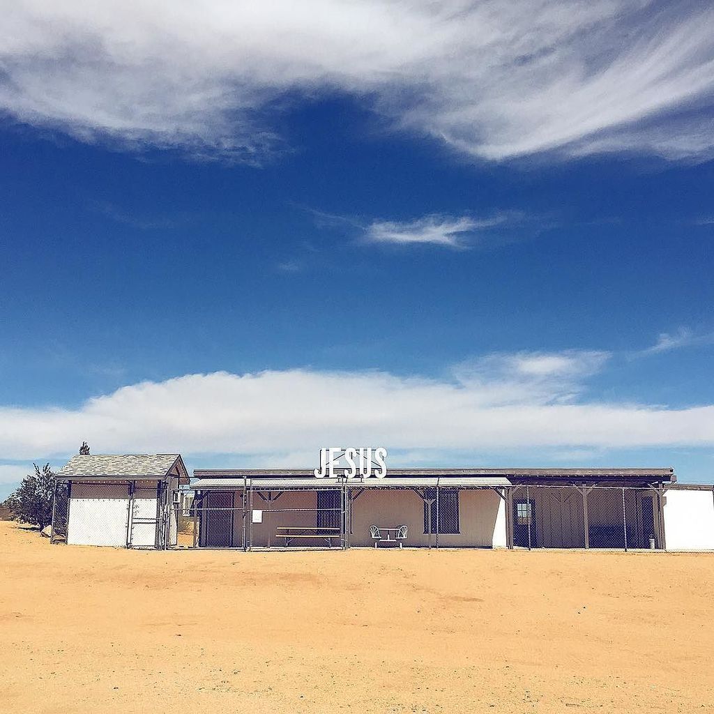shitsign's tweet photo. Is this building called #Jesus?
#shitsign https://t.co/tSPkFx558s https://t.co/GO3l6d5GrM
