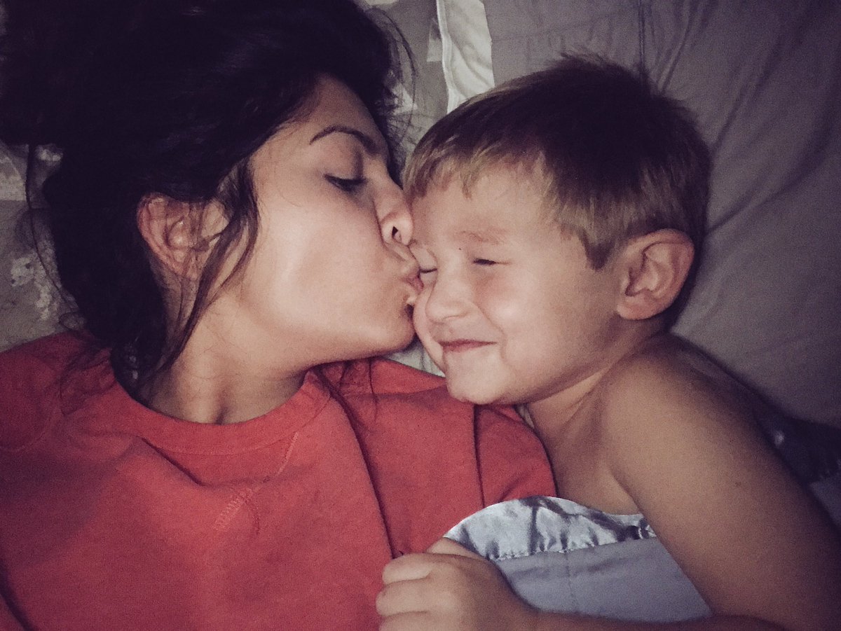 AliHyduke's tweet photo. Huds tonight: "you're always going to be my best friend, mommy" 

❤️❤️❤️ my heart https://t.co/5lSrIW5Xcu