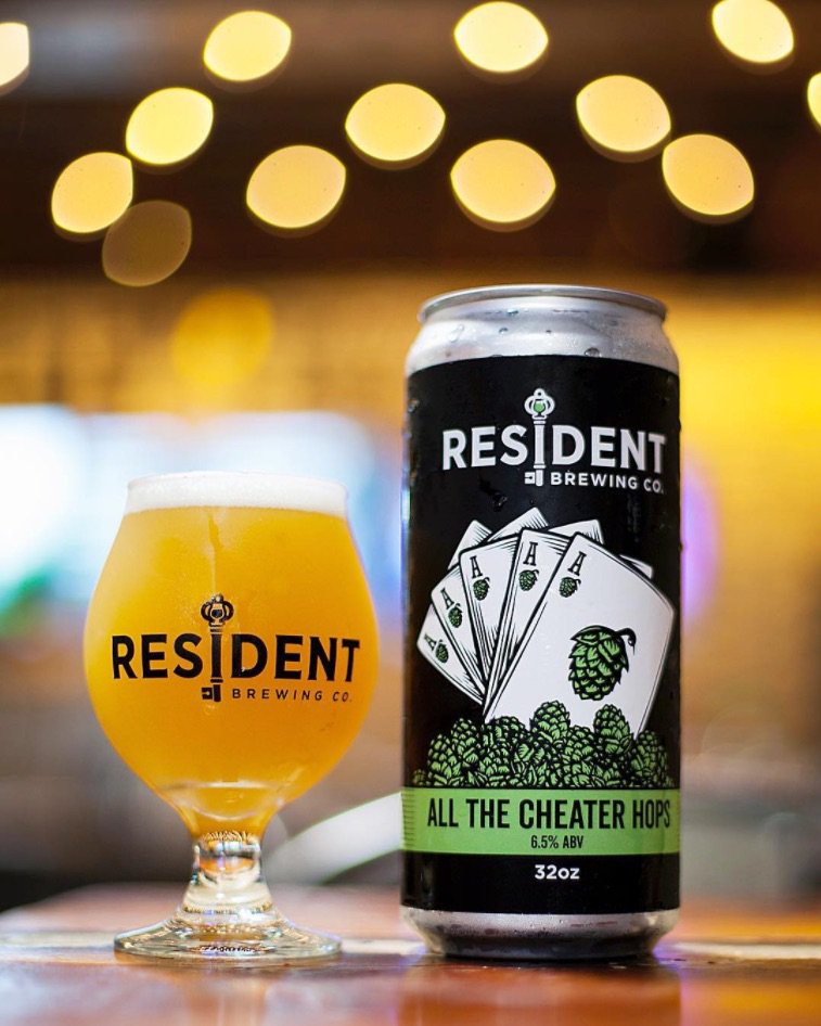 32 oz. of ménage à trois juiciness. Have you tried it? 🍺 : <a href="/residentbrewing/">Resident Brewing</a>'s All the Cheater Hops IPA with Nelson, Galaxy and Mosaic hops.