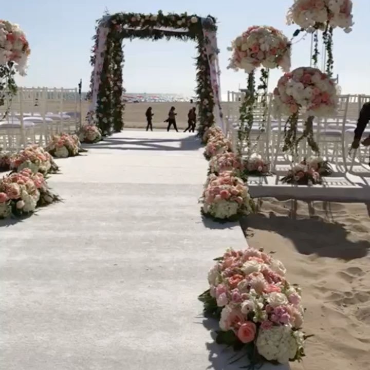 Maria &amp; Antony #weddingceremony.  Coordinator: @momentsbywayne Vanue: <a href="/shuttersca/">Shutters on Beach</a> Rentals: <a href="/204events/">204 Events</a> Photography:… ift.tt/2zurMMc