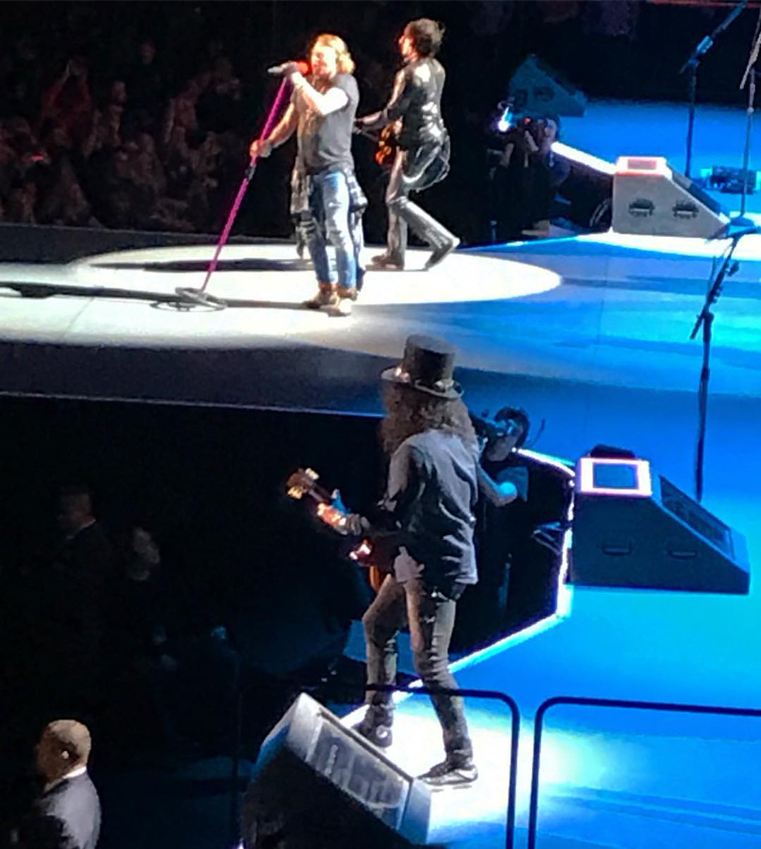 GNRLovers's tweet photo. Guns N' Roses - New York / Night 3 | 📷 Gina DeMasi |  #TheGarden #NotInThisLifetime #GunsNRoses #slash #GnFnR #GNRatTheGarden #GNRinNYC https://t.co/yHfr6Tp54g