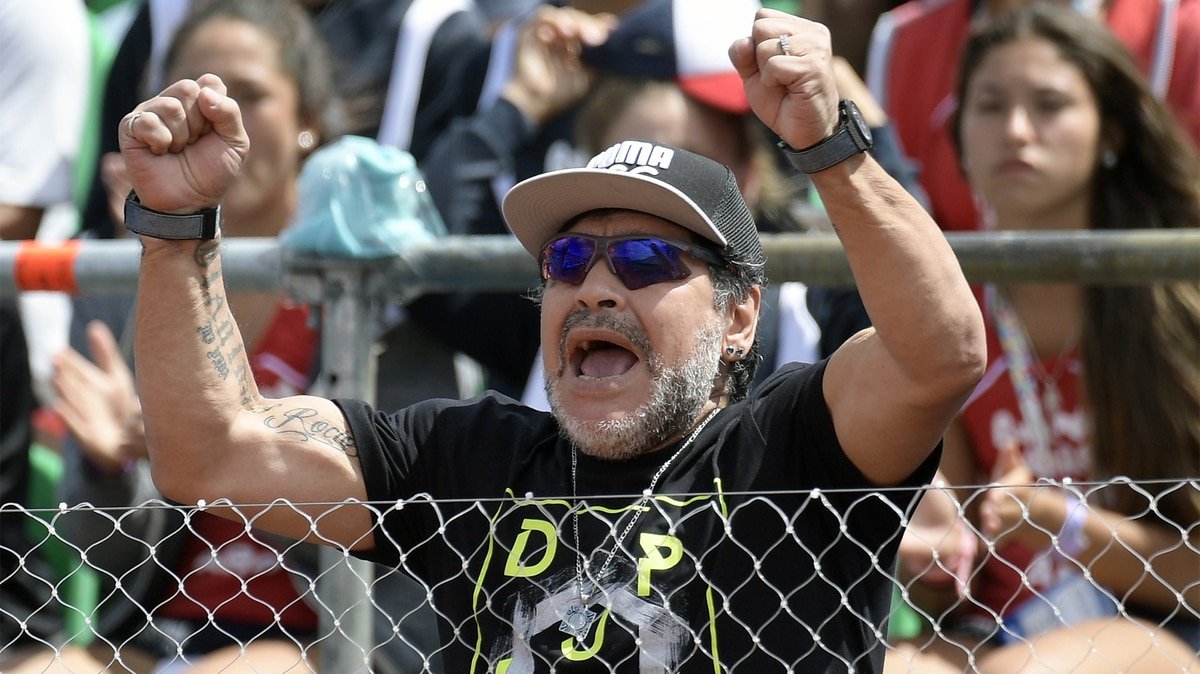 DonbalonAR's tweet photo. El motivo por el cual Maradona no quiere que lo llamen "Diegote" https://t.co/o8mHRXStES #Eeeeh #EeeeeenLaNota #Eeeeeehh #EstáElPorQueeeeh https://t.co/48z4gdlDCq