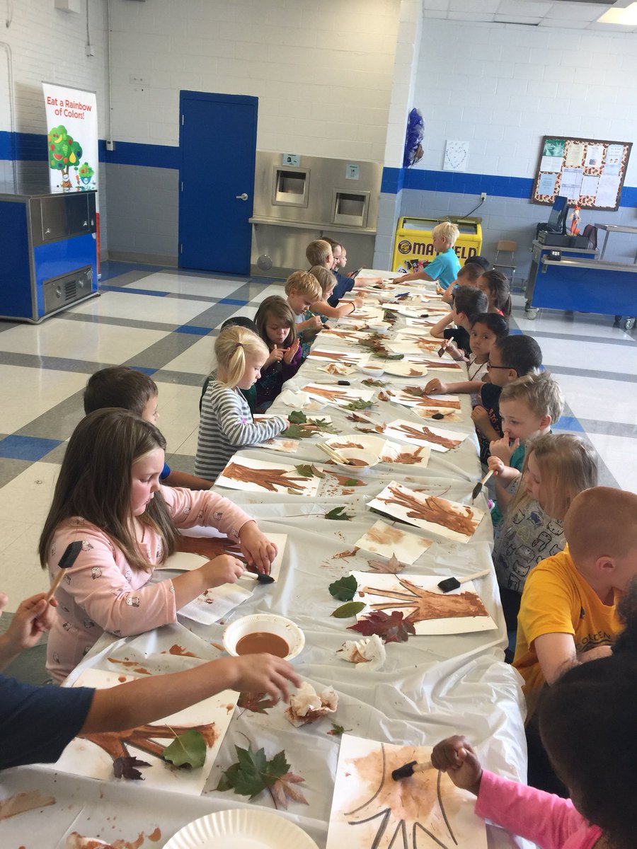 HC_ESP's tweet photo. Non school day (NSD) ESP was a success today! Kindergarten and 1st enjoyed painting. @BuddySmith13 @teresabateayers #ESProcks https://t.co/LMlWu3vKlz