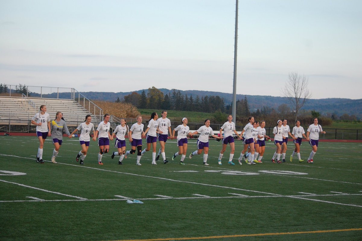 mrw2478_molly's tweet photo. Nothing can stop us now πβ½οΈ #roundonetomorrow #playforeachother #playforonemore https://t.co/bkHdY7113h