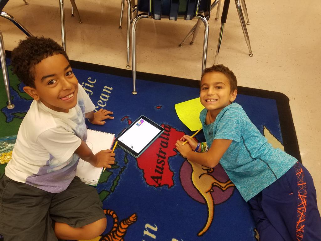 SeeverM's tweet photo. river eves 5th grade using multiple sources to research animals and complete an Avid one pager!!! https://t.co/652vl1SnfY