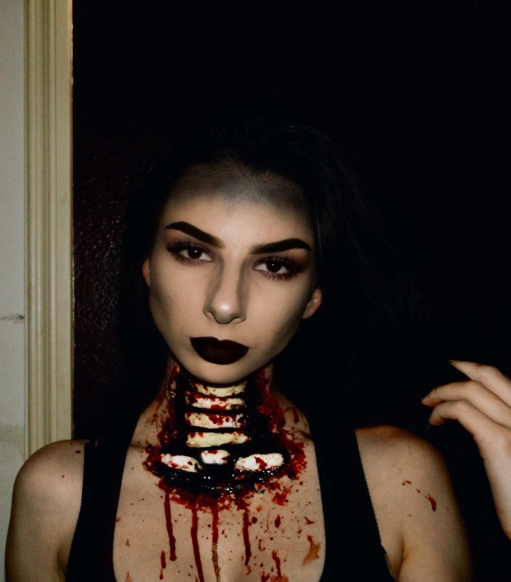 looksbyG's tweet photo. 💉☠️🎃 https://t.co/kcoiMuUPNm