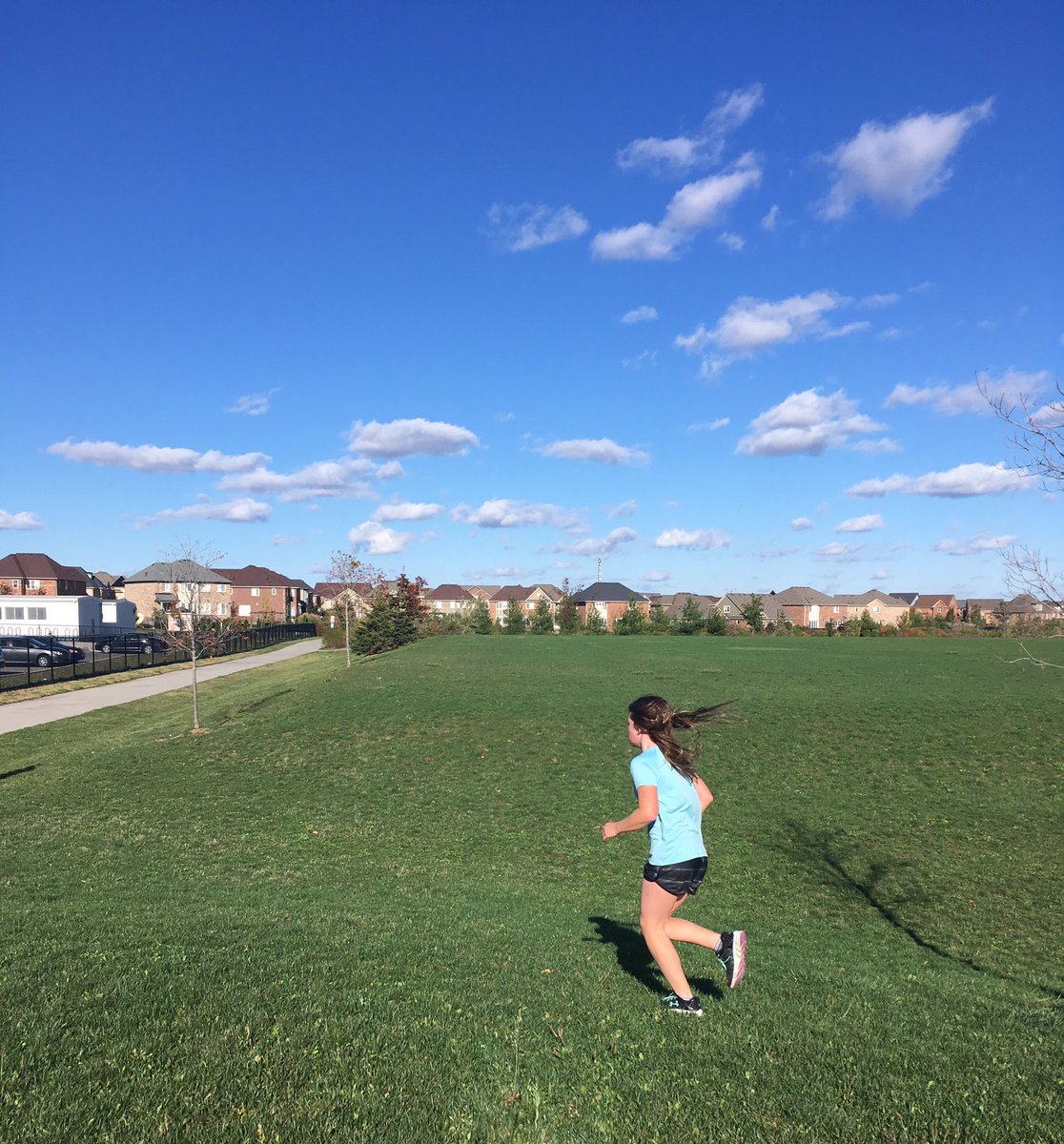 MissDief's tweet image. Prepping for our Cross country meet Friday - Gr. 7s ran 3k today 🙌🏽 #hills #shortbursts #determination #endurance @QHMilton @qhtownsend