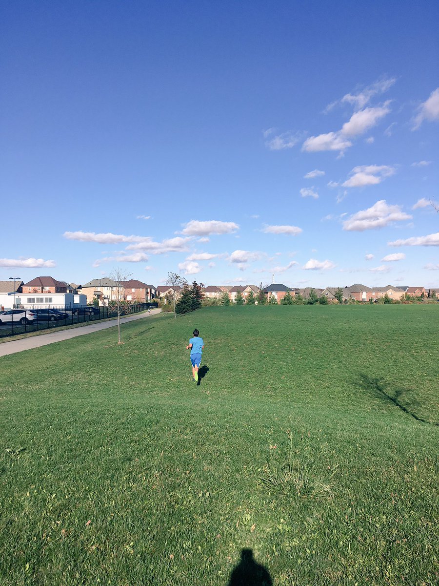 MissDief's tweet image. Prepping for our Cross country meet Friday - Gr. 7s ran 3k today 🙌🏽 #hills #shortbursts #determination #endurance @QHMilton @qhtownsend