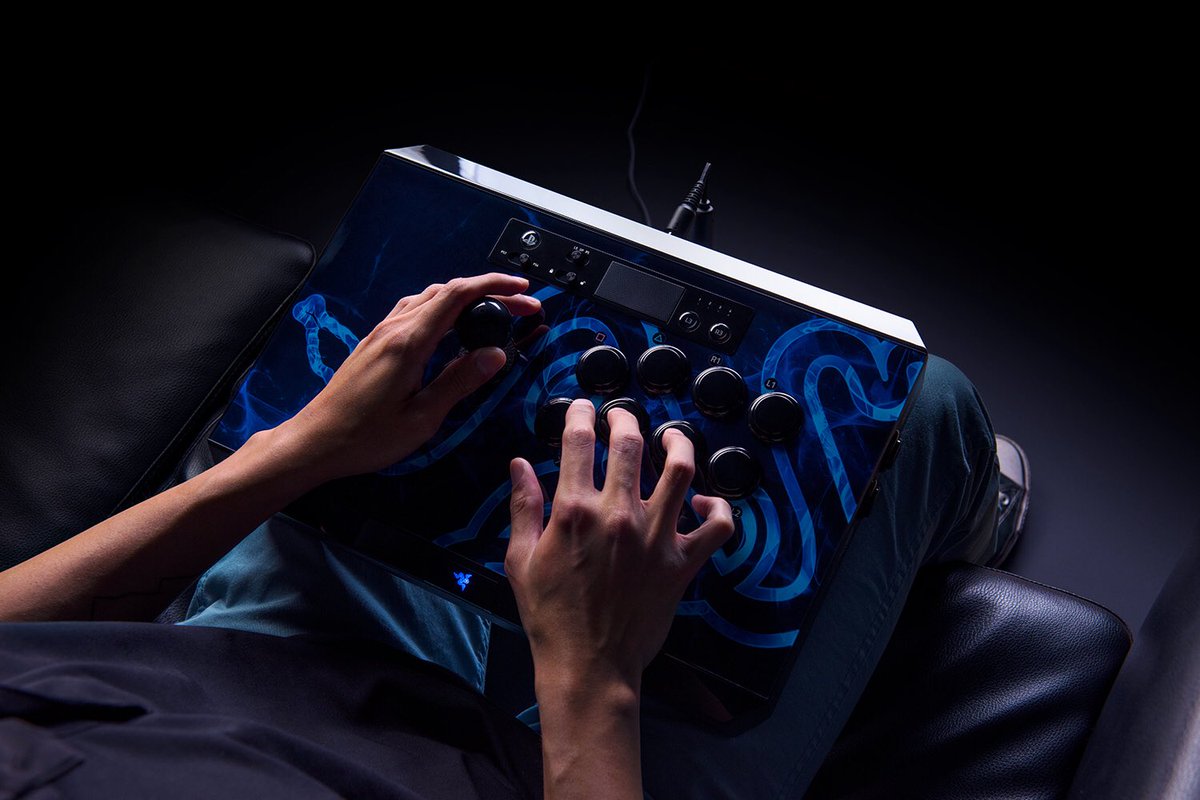 MarkMan23's tweet photo. DID YOU KNOW!? #SEAM2017 @StreetFighter AND @TEKKEN was both won by players using the @Razer Panthera. More info: https://t.co/FWKLJBTnuq https://t.co/0bZhnQkRiv