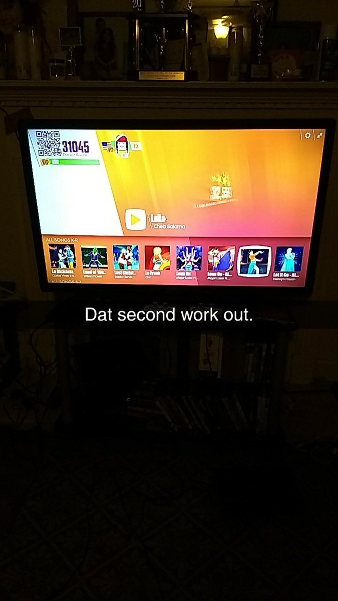 Koukiechan's tweet photo. #justdance #workout #iwanttobehealthy #tired https://t.co/KZTqDtprIA