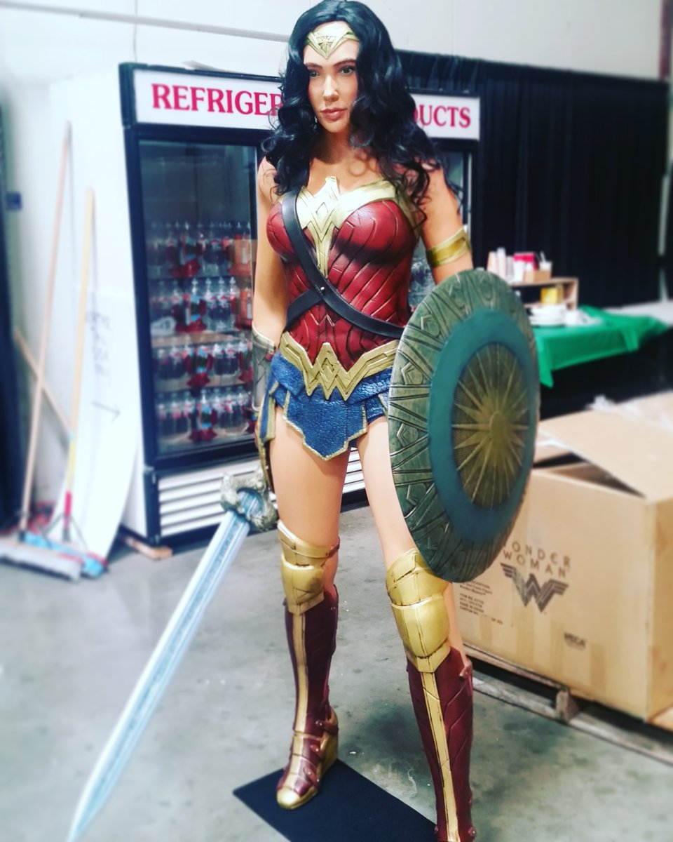 neca wonder woman life size