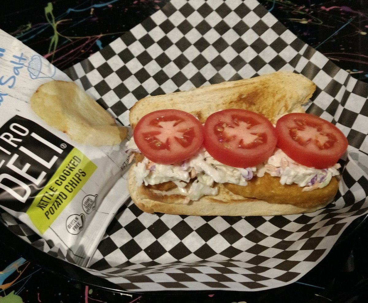 RewindPub's tweet image. Vegan Fish Po-Boy!!! #okcvegan #vegan #veganokc #whatveganseat #barcade #arcade #farmersmarketdistrict #pinball #retro #retropub #okcretro