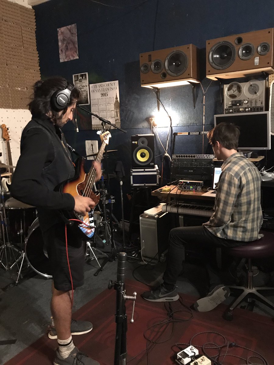 cave_babe_'s tweet image. DEMOING #factorymode