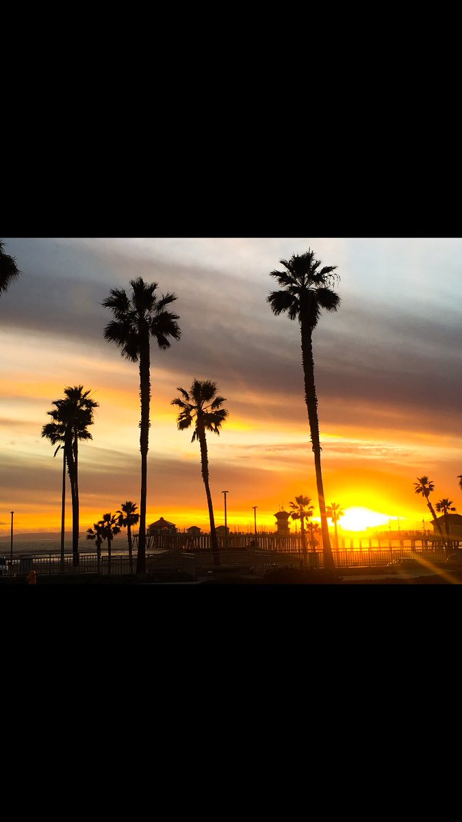 799Brown's tweet photo. Another beautiful sunset in CALI.... #calilfe #ILOVELA #westside https://t.co/1NIDpo7fm7