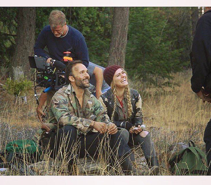 andreasweeney1's tweet photo. There's no better job in the world. #blackflowersfilm #setlife #artisticventures #actorsjob #SAGAFTRA #actressatwork https://t.co/L5qtUp75SL