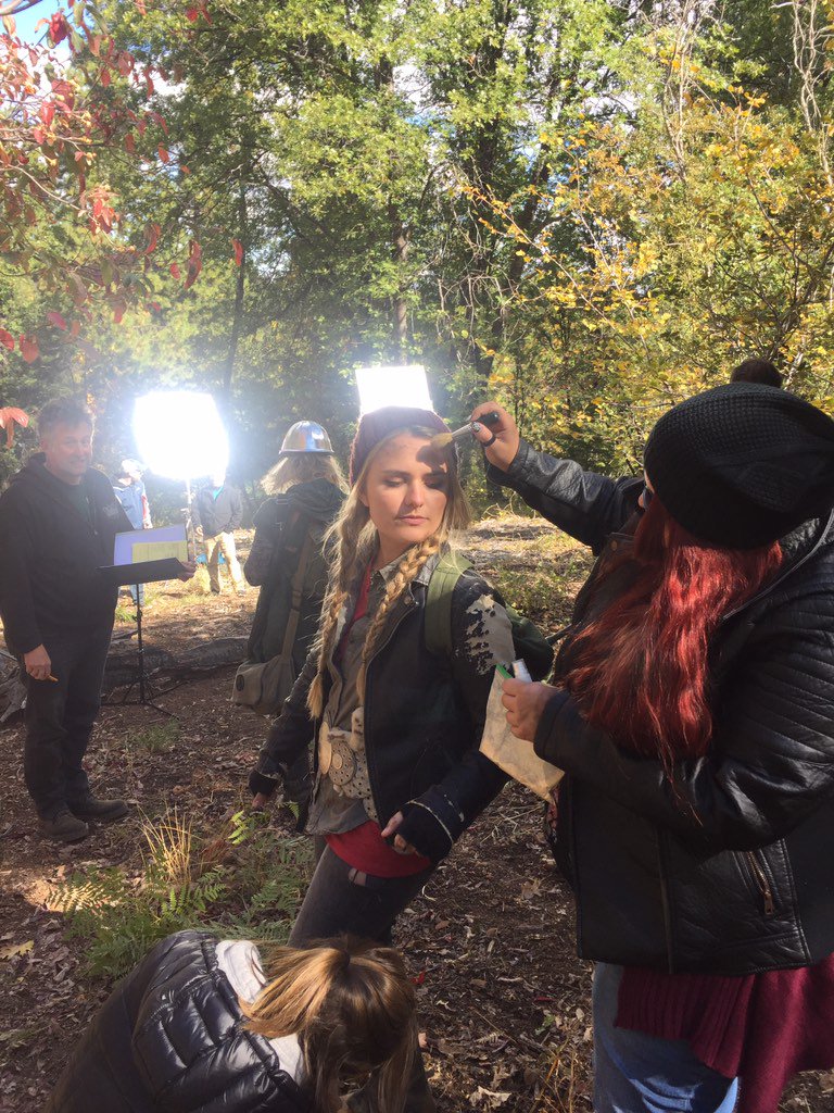 andreasweeney1's tweet photo. There's no better job in the world. #blackflowersfilm #setlife #artisticventures #actorsjob #SAGAFTRA #actressatwork https://t.co/L5qtUp75SL