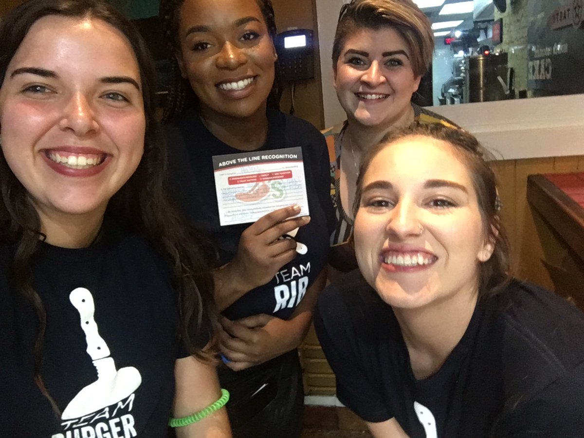 Ashbynum's tweet photo. #chilisbamhouston killing it with one degree behaviors! #sheisanewbie #firstatl @sasha8685 @kwilliamson77 https://t.co/B3cGA29DoE
