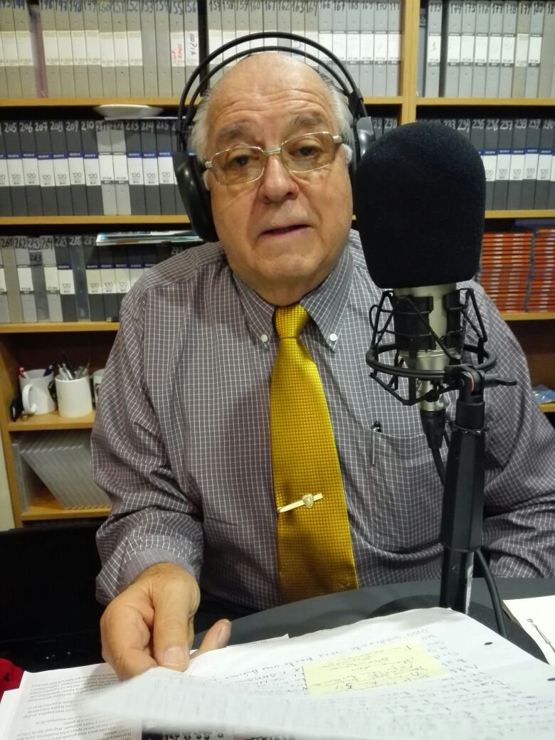 No te pierdas mañana desde las 16 hrs.  "BOMBEREANDO", en la Cía. de José Echiburú.
Escuchanos en: bomberos.cl/radio_online/