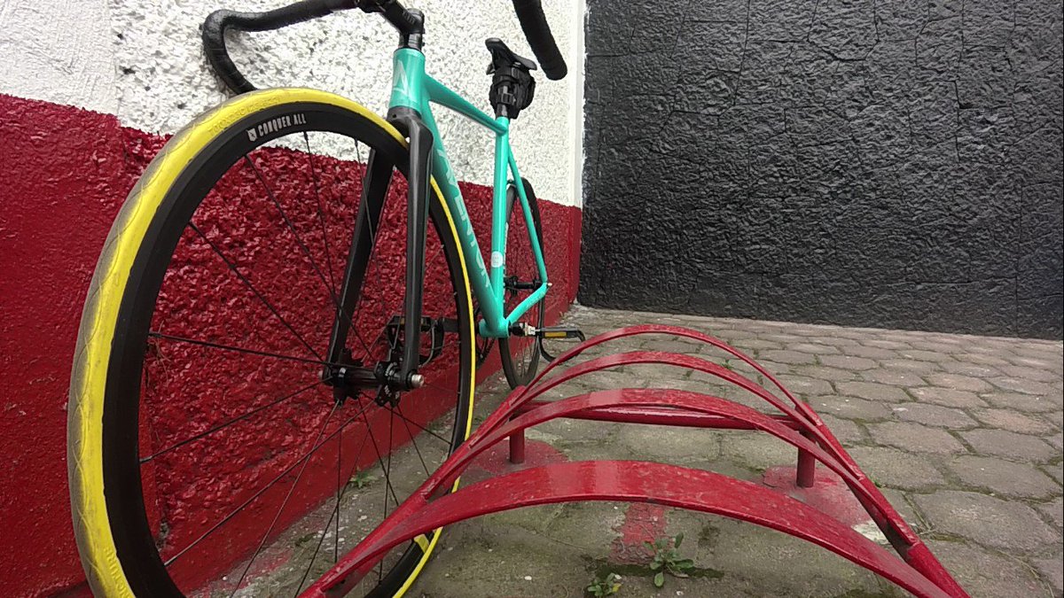 Bicimik3's tweet photo. #mondaybike #fixedmik3 ##fixedride #aventón https://t.co/2sgnpoJ3VQ