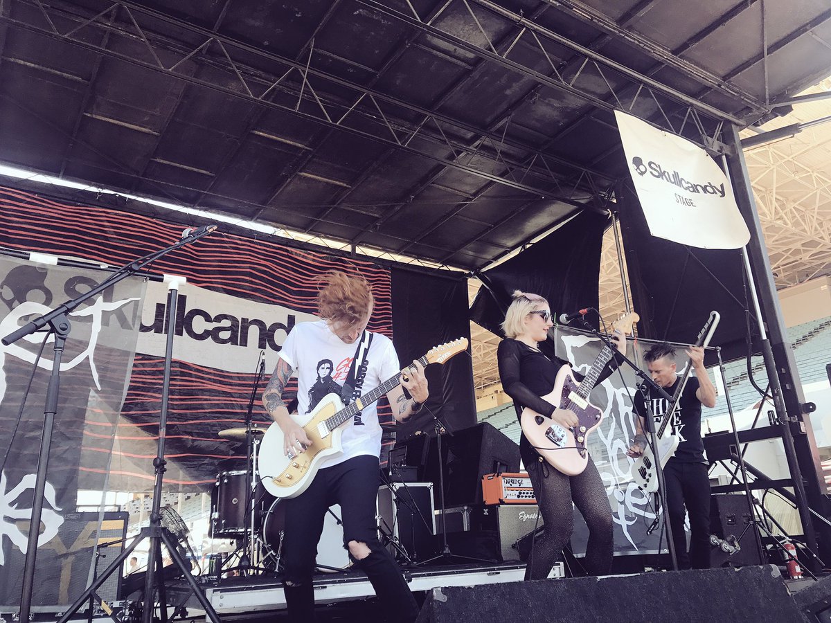 FYFCA's tweet photo. #WarpedTour2017 // #Skullcandy // #ForgetYourFriends https://t.co/f0gdVdpsqz