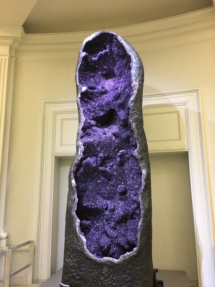 drakkorex's tweet photo. Amazing new acquisition at @AMNH: a 12-foot tall sparkling amethyst geode!!! Gorgeous! #GiantGeode #NewYork #Museum https://t.co/DEN9jx3I9y